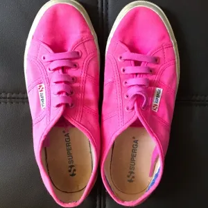 Neon Pink Cotu Classic Supergas