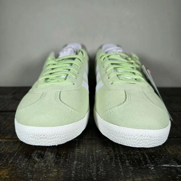 NEW Adidas Gazelle Womens Size 6 Casual Sneakers Shoes Matcha Green White IE0442