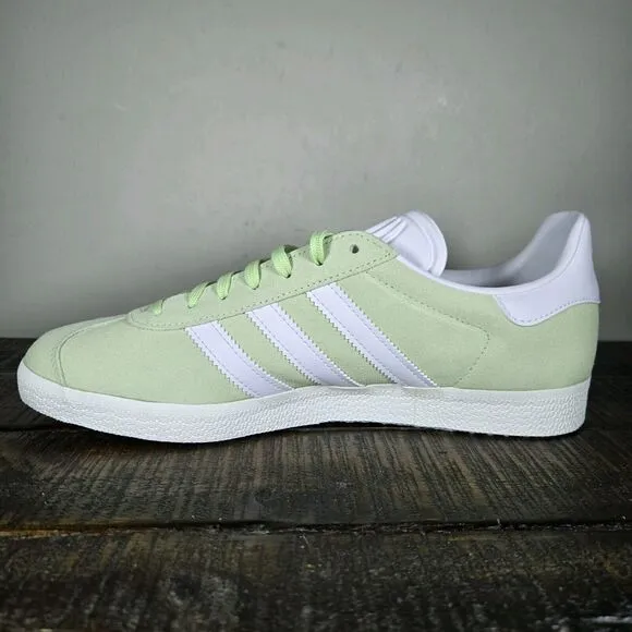 NEW Adidas Gazelle Womens Size 6 Casual Sneakers Shoes Matcha Green White IE0442