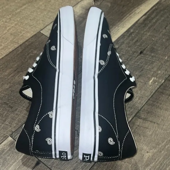 New authentic Polo Ralph Lauren designer canvas sneakers sz mens 14 display