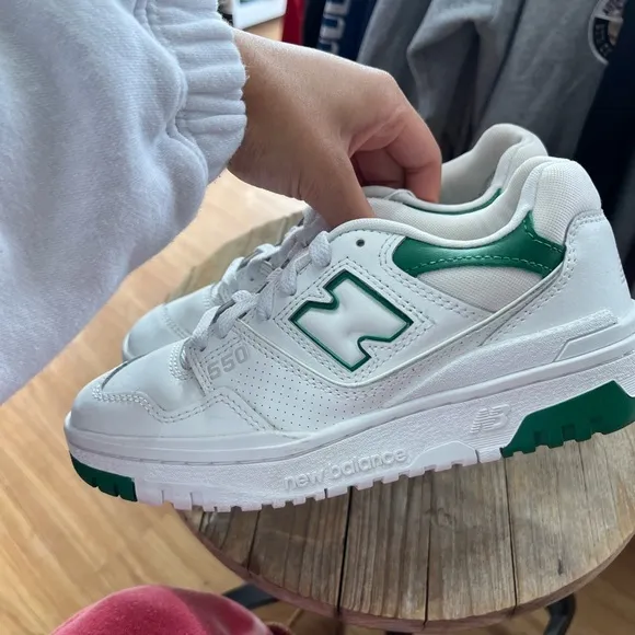 New Balance 550 sneakers in white and green 4Y