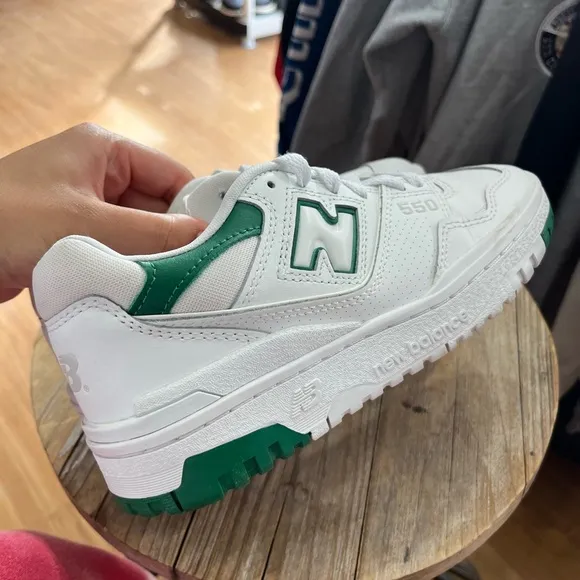 New Balance 550 sneakers in white and green 4Y