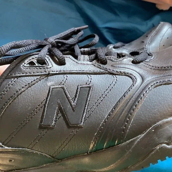 New Balance  624v2 all black premium leather upper  ABZORB® in the heel shoes