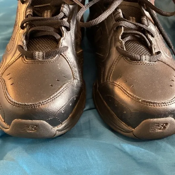 New Balance  624v2 all black premium leather upper  ABZORB® in the heel shoes