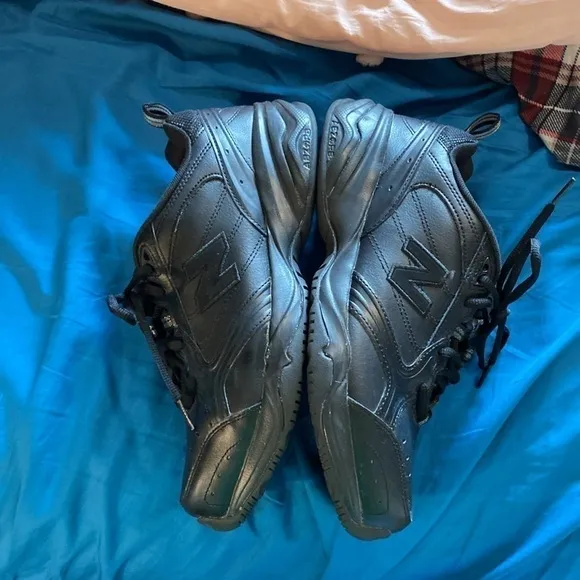 New Balance  624v2 all black premium leather upper  ABZORB® in the heel shoes