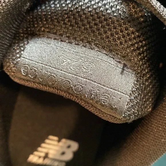 New Balance  624v2 all black premium leather upper  ABZORB® in the heel shoes