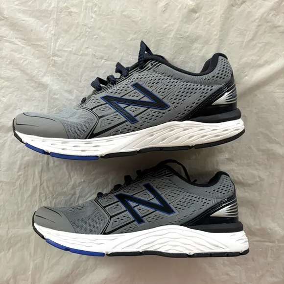 New Balance 680 V5 Response Running Shoe - Gray blue sneakers SZ 8 NWOT