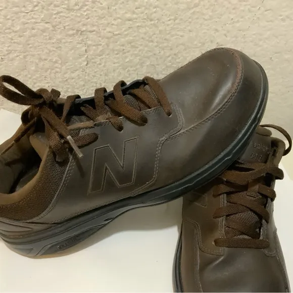 New Balance 813 Brown Leather Walking Shoes Lace Up Low Top Mens Size 9.5 4 E