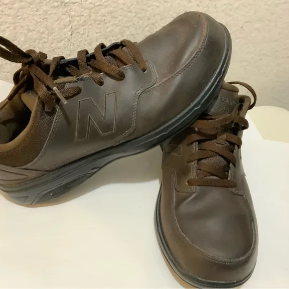 New Balance 813 Brown Leather Walking Shoes Lace Up Low Top Mens Size 9.5 4 E