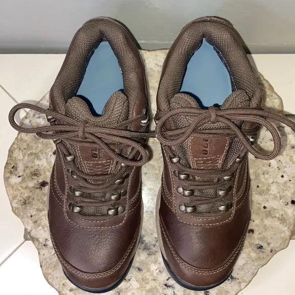 New Balance 978 WW978GT GORETEX Brown Leather Hiking Outdoor Boots Women Sz 6.5