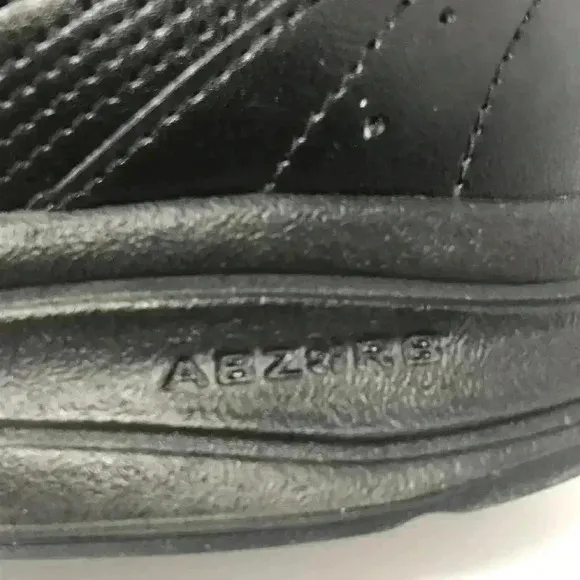 New Balance Men Leather Black Walking 12 Shoes