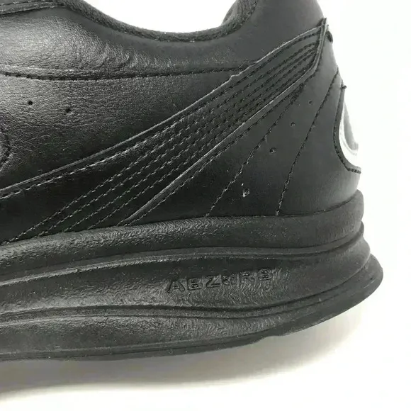 New Balance Men Leather Black Walking 12 Shoes