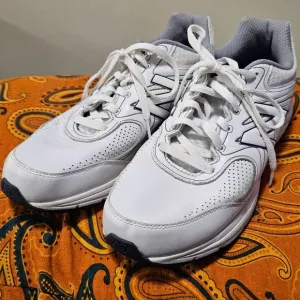 New Balance Men's 840 Walking Shoes size 14 4D (medium width) - EUC