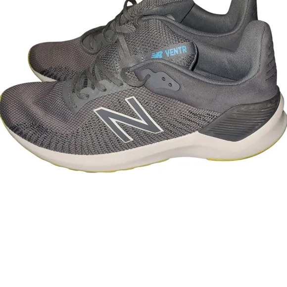 New Balance Men's Gray Running Shoes- Size 13