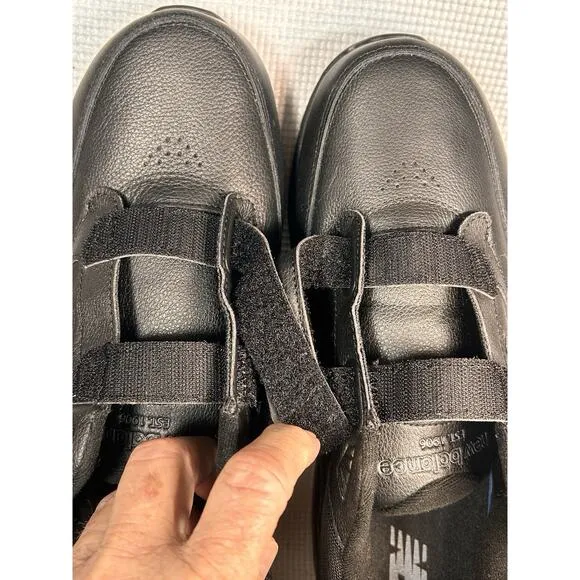 New Balance Men's Size 10.5 2E W Dual Strap Closure Thriple Black Walking Shoes