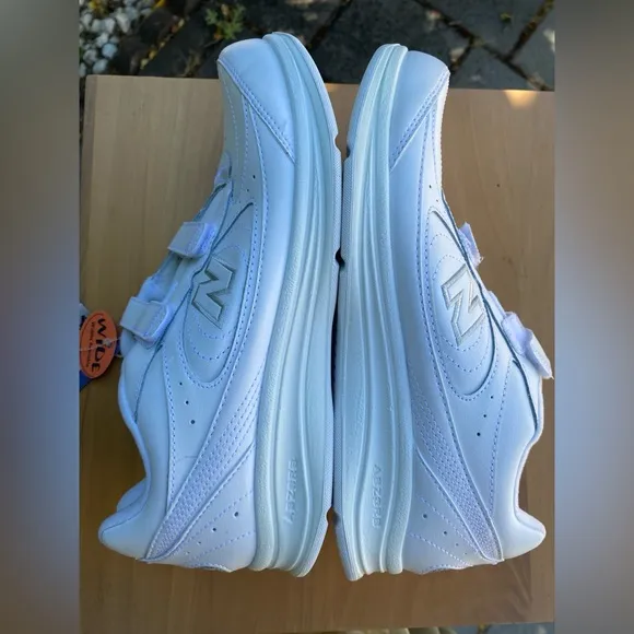 New Balance Men’s Walking DSL-2 Sneakers, Wide,Hook&amp;Loop 577, Wht,Size 8½, EU 42