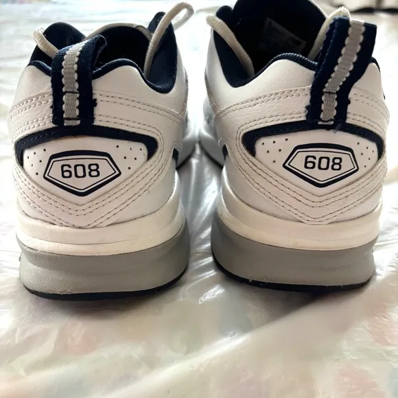 New Balance MX608WN5 White Blue Crosstrainers Leather sneakers SZ 7.5 Worn 1X