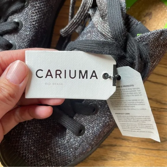 NEW Cariuma Canvas Low Skit Sneakers Black Grey Size 8 NWT