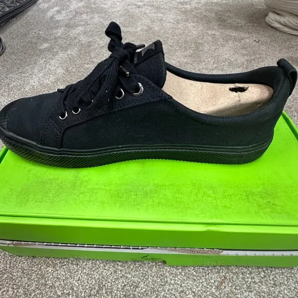 New Cariuma Men's 10 OCA Low Black Canvas sneakers