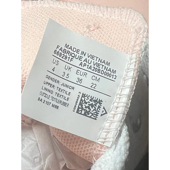 New Converse White Peach Sole Penguin Sneakers