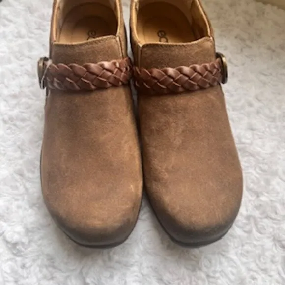 NEW Earth Origin Slip On Brown Women’s Farage Flat Shoes Size 9 NWT