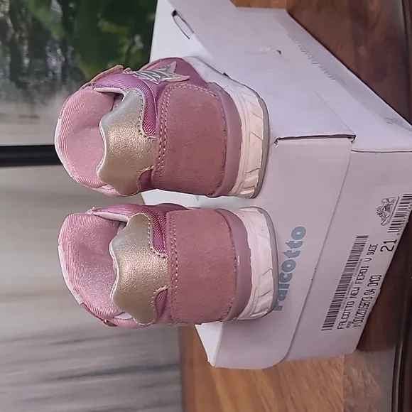 New in box! Falcotto Ferdi Suede Girls toddler 5 mauve pink star velcro shoes