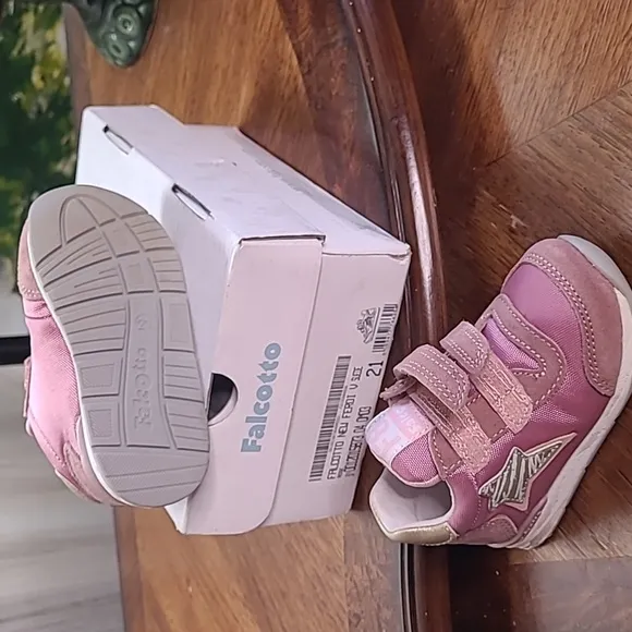 New in box! Falcotto Ferdi Suede Girls toddler 5 mauve pink star velcro shoes