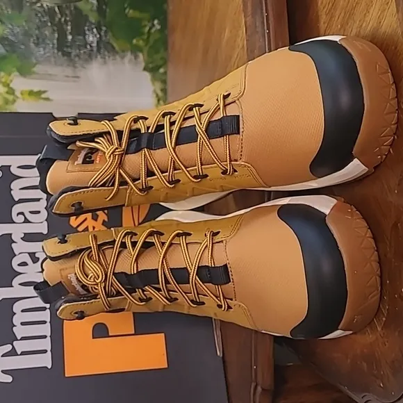 New in box! Timberland Pro Morphix Mens 8 safety toe waterproof boot tan