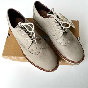 NEW IN BOX Toms Men’s Brogue Leather Shoes in Taupe 8M