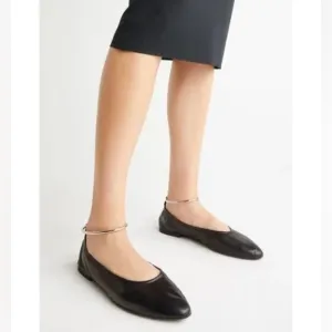 New! Jeffrey Campbell Tippy Leather Ballet Flats