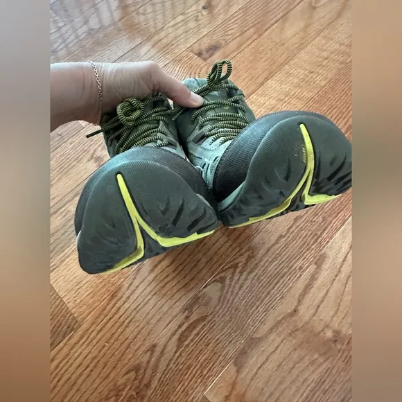 New MERRELL Woman’s Hiking Boots, Sz 10