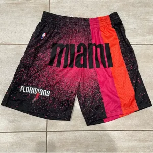 NEW MITCHELL &amp; NESS RE-TAKE GRADIENT SWINGMAN SHORTS MIAMI HEAT '05 SZ XL - 0011