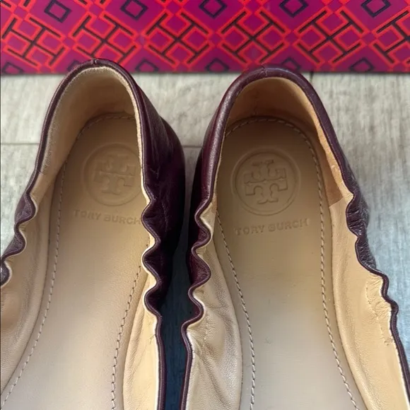 NEW NIB Tory Burch Women's Burgundy Ballet Flats size 6.5 Blossom Ballet Classic