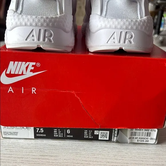 New Nike Air Hurache Sneakers (White)