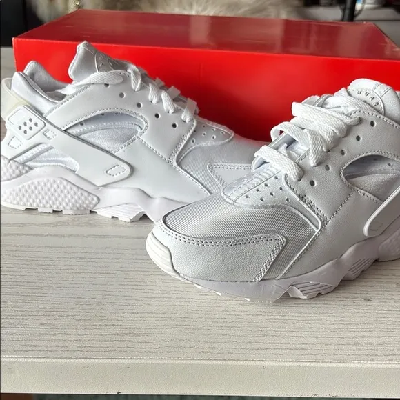 New Nike Air Hurache Sneakers (White)