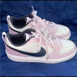 New Nike Court Borough Low Sneakers