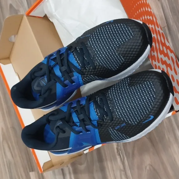 New Nike Renew Fusion Blue and Black Athletic Shoes size 10.5 10 1/2