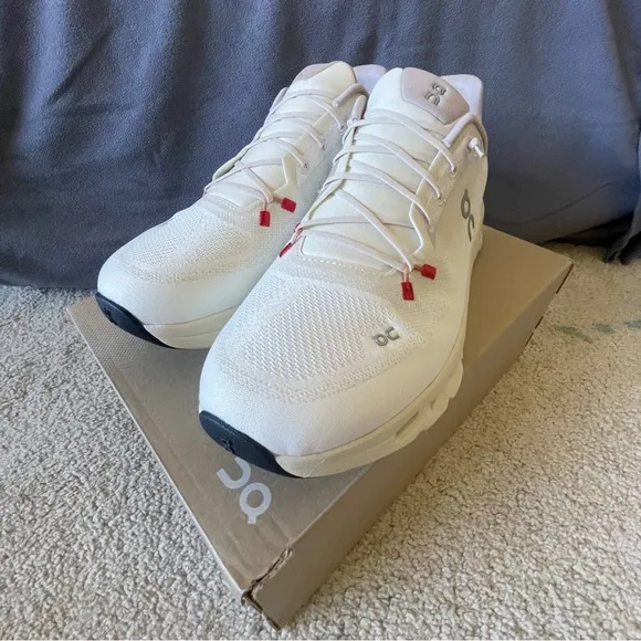 New! On Running White Sneakers cloudtilt sand cream size 11.5