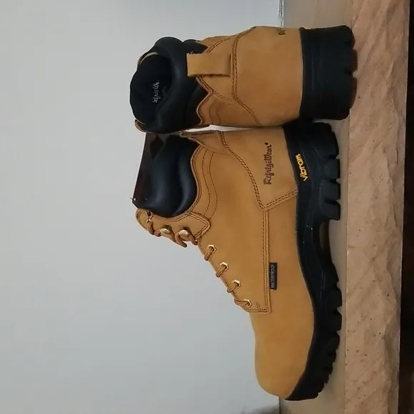 NEW! Refrigiwear Mens boots size 9 NWT