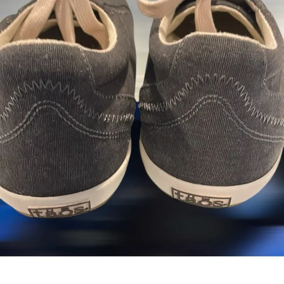 New Taos Footwear Star Sneaker In Washed Charcoal Canvas Size 10