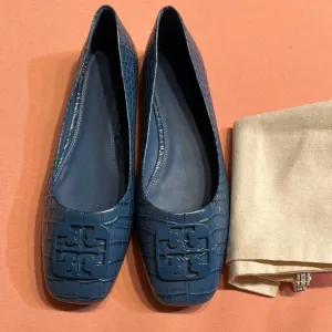 New Tory Burch Leather Blue Croc-Embossed Women's Flats. Size 10.