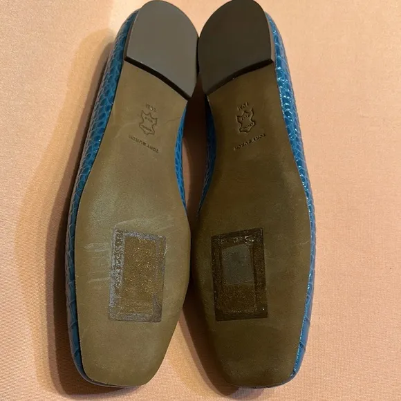 New Tory Burch Leather Blue Croc-Embossed Women's Flats. Size 10.