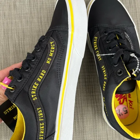 NEW VANS X COBRA KAI SHOES SNEAKERS OLD SKOOL RARE BIG BOYS 5.5 KARATE