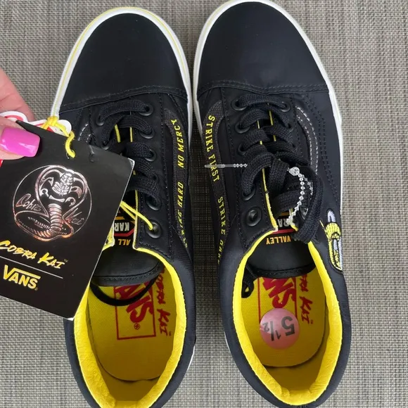 NEW VANS X COBRA KAI SHOES SNEAKERS OLD SKOOL RARE BIG BOYS 5.5 KARATE