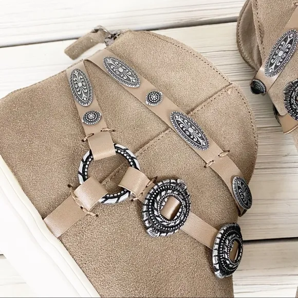 NEW Very Volatile Menloh Taupe Boho Sneakers 7