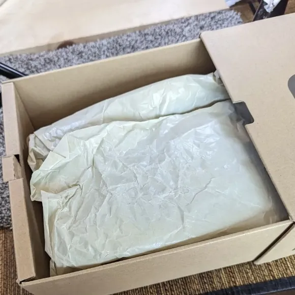 NEW W/Box - adidas Yeezy Quantum Mono Carbon Sports Shoes Youth 5