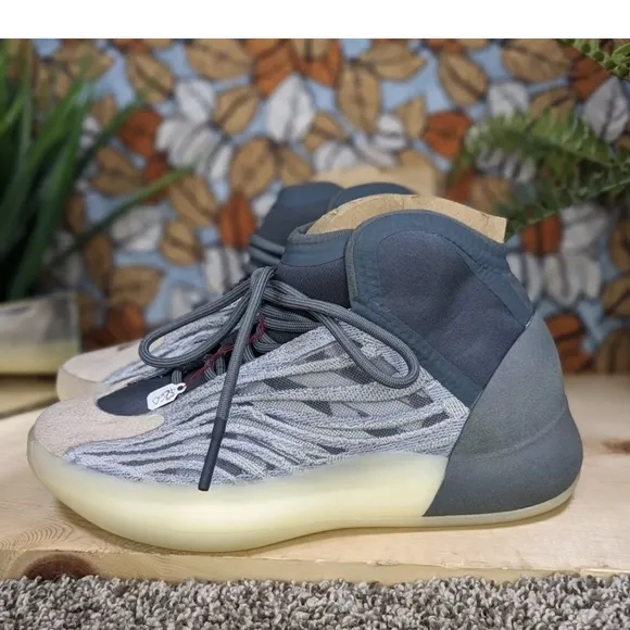 NEW W/Box - adidas Yeezy Quantum Mono Carbon Sports Shoes Youth 5