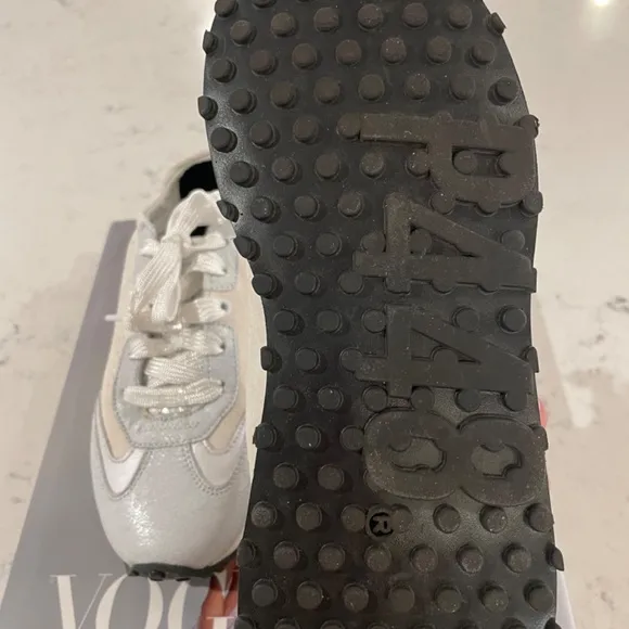 NEW WITH BOX P448 AUDRY SNEAKERS SIZE 36!