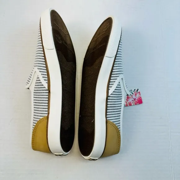 New without box Tommy Bahama Sneakers Women's Striped Canvas Slip On sz8.5