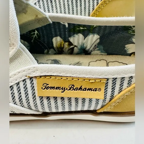 New without box Tommy Bahama Sneakers Women's Striped Canvas Slip On sz8.5